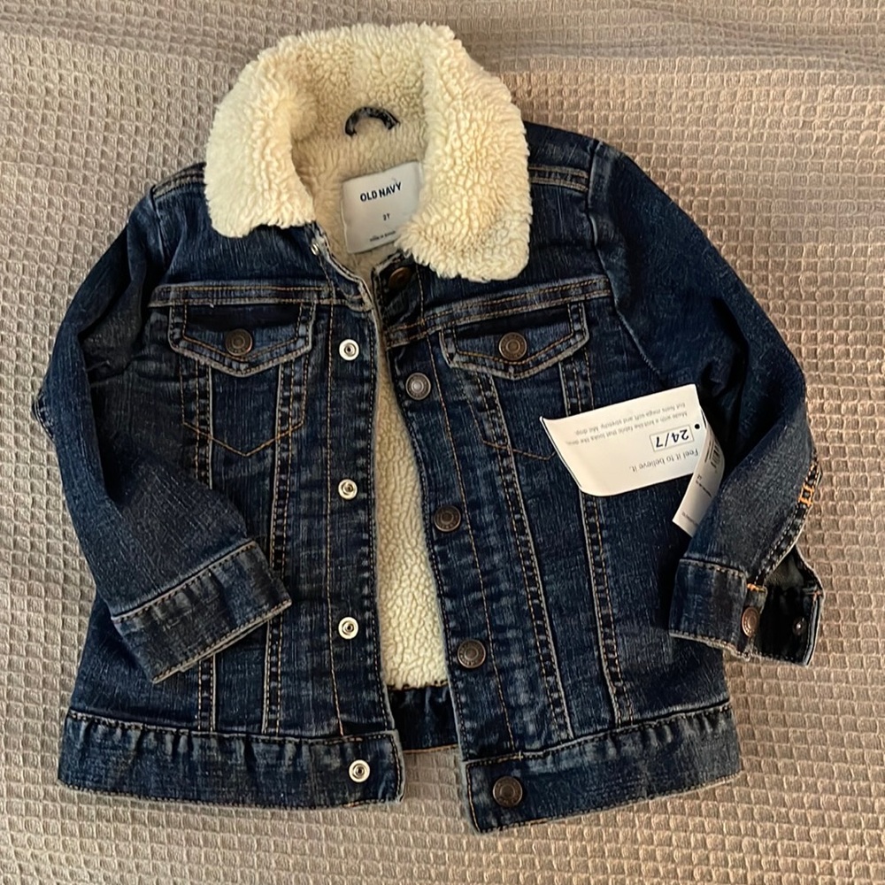 Never Worn. Old Navy Faux Shearling jean jacket 2T